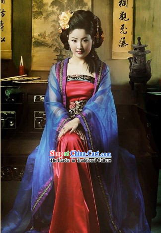 Chinese Tang Dynasty Traditional HanFu and Hair Accessories for Women