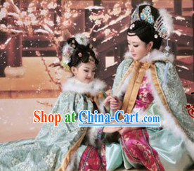 Qing Dynasty Clothes and Headwear Complete Sets for Mother and Daughter