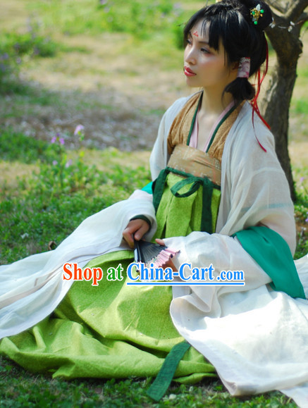 Han Dynasty Female Traditional Clothing