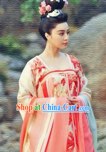 China Tang Dynasty Costumes and Hair Jewelry