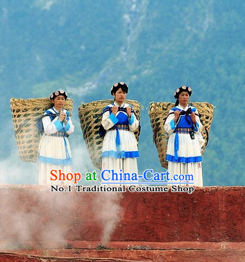 China Minority Naxi Women's Clothing and Hat