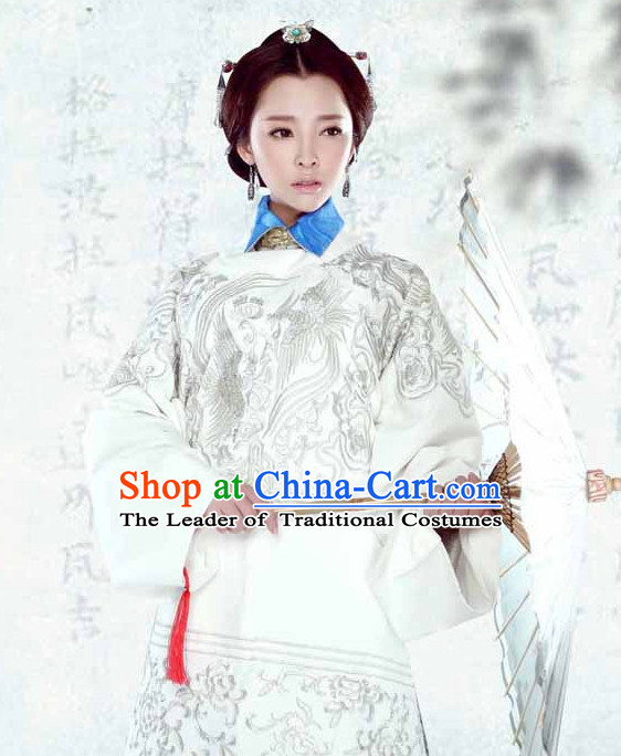 Chinese Ancient Ming Dynasty Empress Embroidered Clothing and Hair Jewelry Complete Set for Women