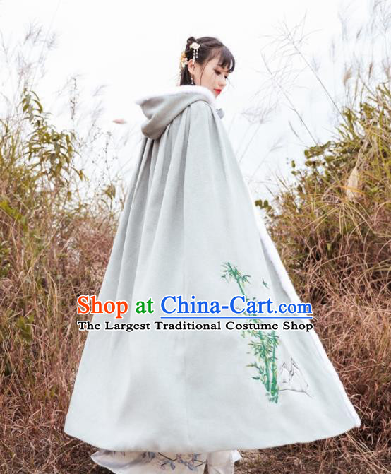 Chinese Ancient Ming Dynasty Swordswoman Costumes Embroidered Bamboo Cloak for Women