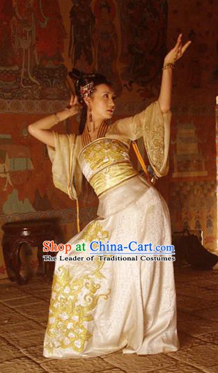 Chinese Ancient Song Dynasty Princess of Khotan Kingdom Embroidered Replica Costume for Women