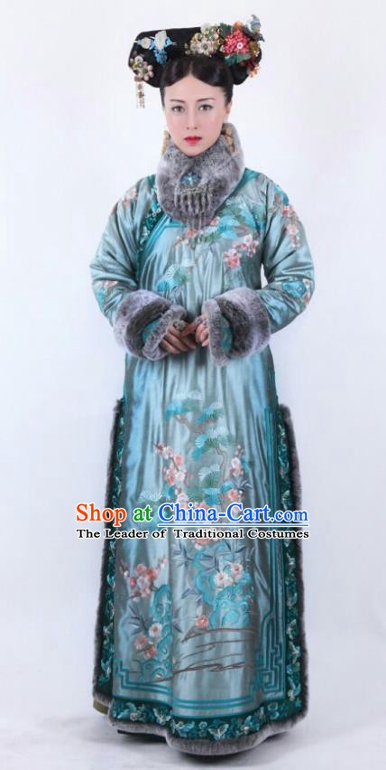 Ancient Chinese Qing Dynasty Qianlong Emperor Imperial Consort Embroidered Costume for Women