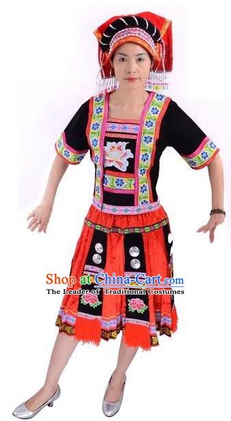 Traditional Chinese Yi Nationality Minority Dance Costume, Female Folk Dance Yi Ethnic Embroidered Dress for Women