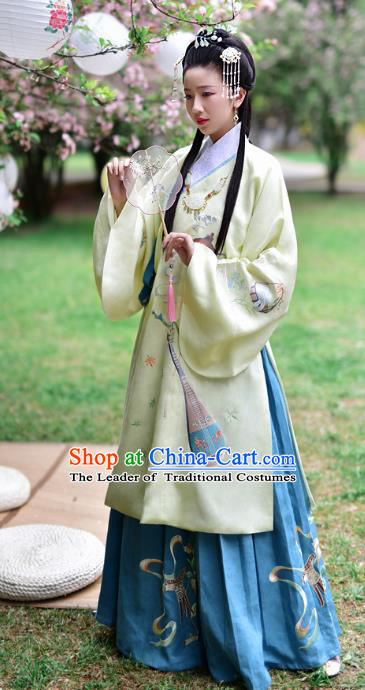 Chinese Ming Dynasty Noble Lady Embroidered Costume Ancient Debutante Hanfu Dress for Women