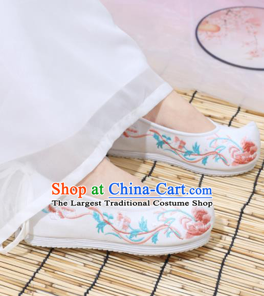 Traditional Chinese National White Embroidered Shoes Ancient Princess Shoes Handmade Hanfu Shoes for Women