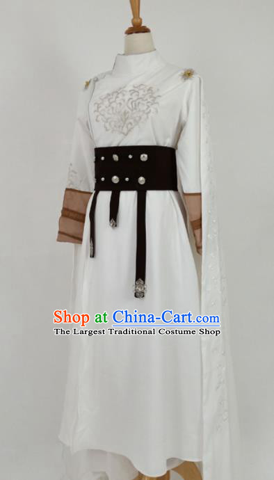 Traditional Chinese Tang Dynasty Swordswoman White Hanfu Ancient Female Knight Historical Costume for Women