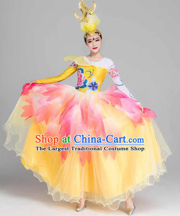 Traditional Chinese Classical Dance Chorus Yellow Dress Stage Show Opening Dance Costume for Women