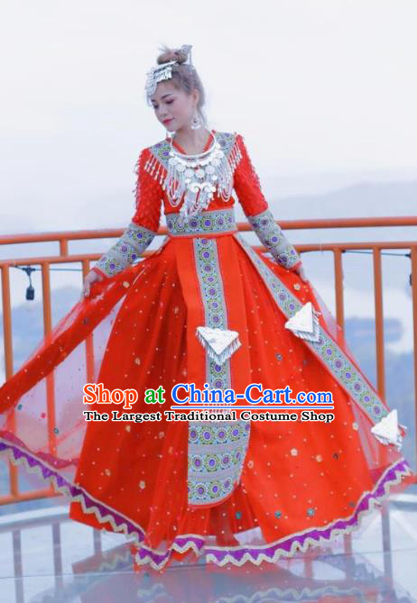 China Yunnan Nationality Red Blouse and Long Skirt Ethnic Women Fashion Miao Minority Bride Clothing