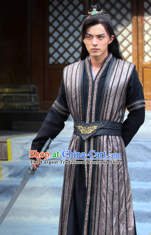 Chinese Ancient Swordsman Castellan Jingnan Sumu Historical Drama Devastating Beauty Black Costume and Headpiece for Men