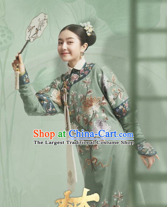 Chinese Ancient Garment Manchu Thirteen Rani Apparels Green Qipao Dress and Hair Accessories Drama Dreaming Back to the Qing Dynasty Ming Wei Costumes