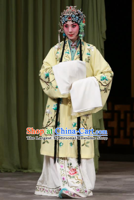 Traditional Chinese Peking Opera Diva Dress Garment Return of the Phoenix Costumes Young Female Apparels Rich Lady Yellow Cape and Headdress