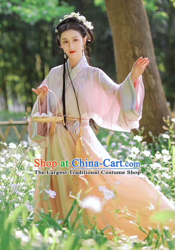 Traditional Chinese Jin Dynasty Hanfu Dress Garment Ancient Noble Lady Embroidered Historical Costumes