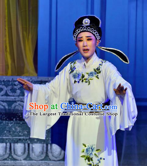 Chinese Yue Opera Scholar Liu Yanchang Apparels Pi Shan Jiu Mu Garment Shaoxing Opera Young Male Costumes Xiao Sheng White Embroidered Robe and Hat