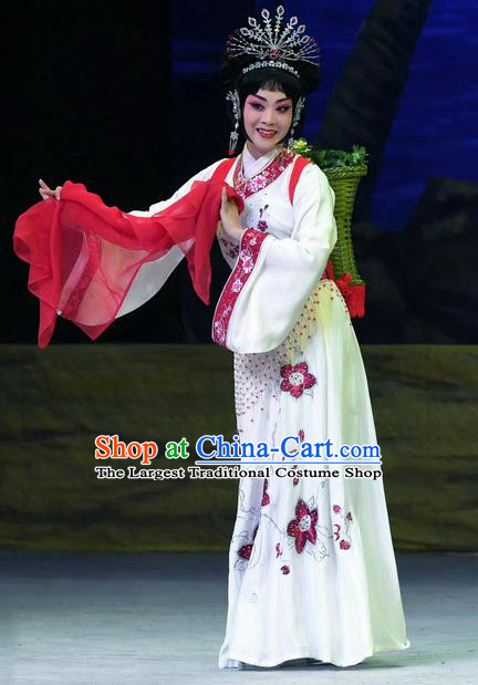 Chinese Beijing Opera Diva Lin Moniang Apparels Costumes and Headpieces Traditional Peking Opera Ma Zu Village Girl White Dress Garment