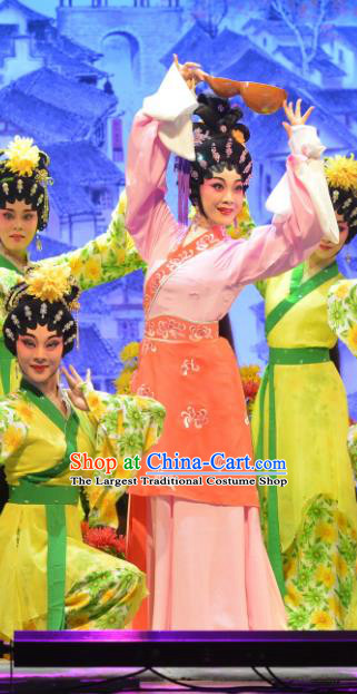 Chinese Cantonese Opera Imperial Concubine Hu Garment Hun Qian Zhu Ji Xiang Costumes and Headdress Traditional Guangdong Opera Actress Apparels Young Female Dress