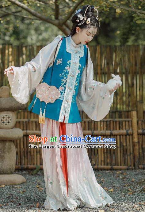 China Ancient Young Lady Embroidered Hanfu Clothing Traditional Ming Dynasty Historical Costumes