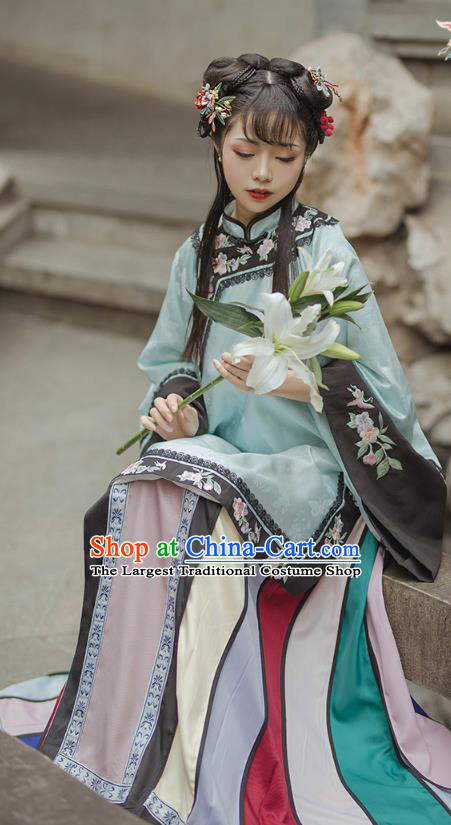 China Traditional Qing Dynasty Rich Female Embroidered Clothing Ancient Patrician Lady Historical Costumes