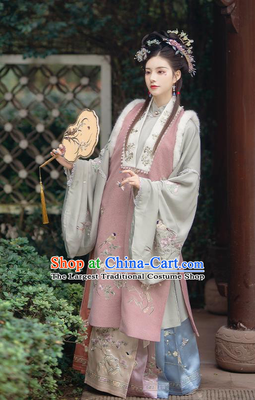 China Ancient Ming Dynasty Court Beauty Historical Clothing Traditional Embroidered Hanfu Garment Costumes