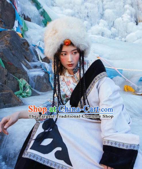 China Traditional Xizang Stage Performance White Tibetan Robe Zang Nationality Folk Dance Clothing