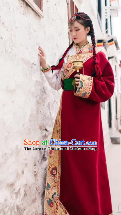 China Traditional Xizang Tibetan Minority Stage Performance Clothing Zang Nationality Folk Dance White Shirt and Red Robe