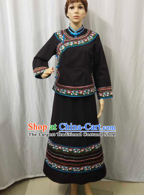 Chinese Bouyei Ethnic Folk Dance Garment Clothing Traditional Puyi Nationality Embroidered Black Blouse and Skirt Suits