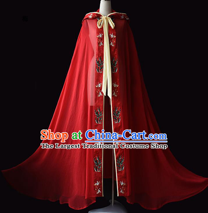 China Ancient Princess Red Embroidered Cape Traditional Hanfu Cloak Ming Dynasty Noble Lady Clothing