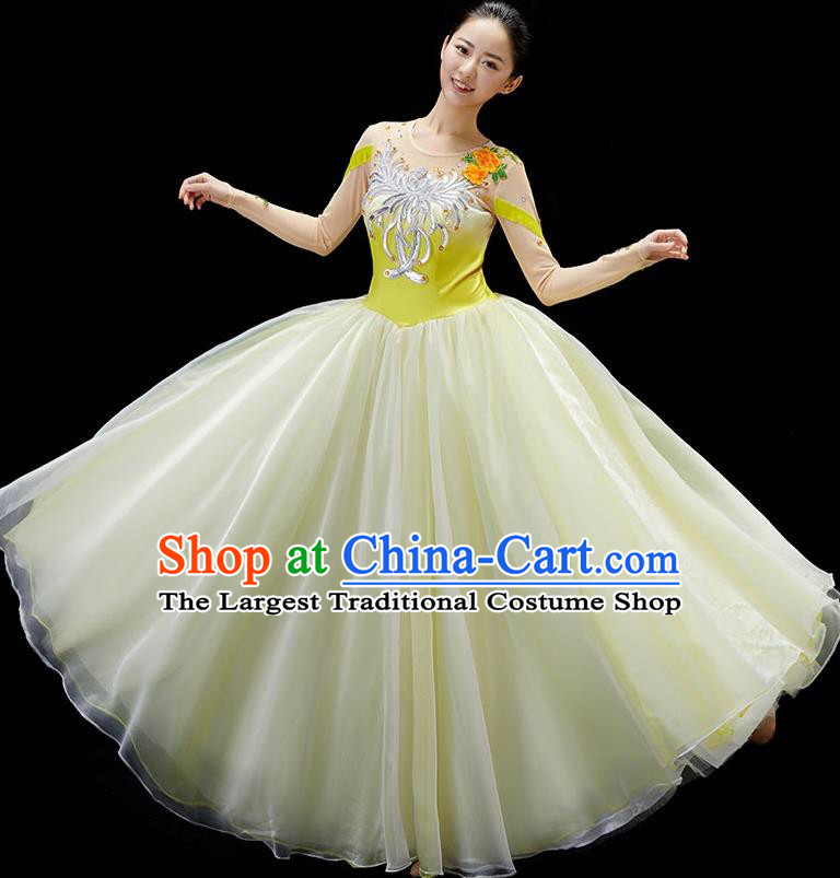 Chinese Modern Dance Yellow Dance Dress Embroidered Chrysanthemum Garment Spring Festival Gala Opening Dance Clothing Women Group Dance Costume