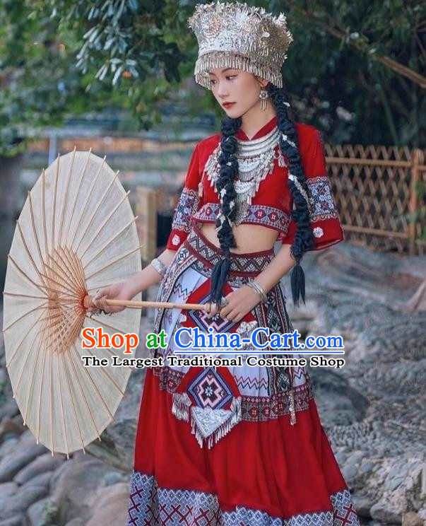 Red Miaojiang Girl Photography Suit