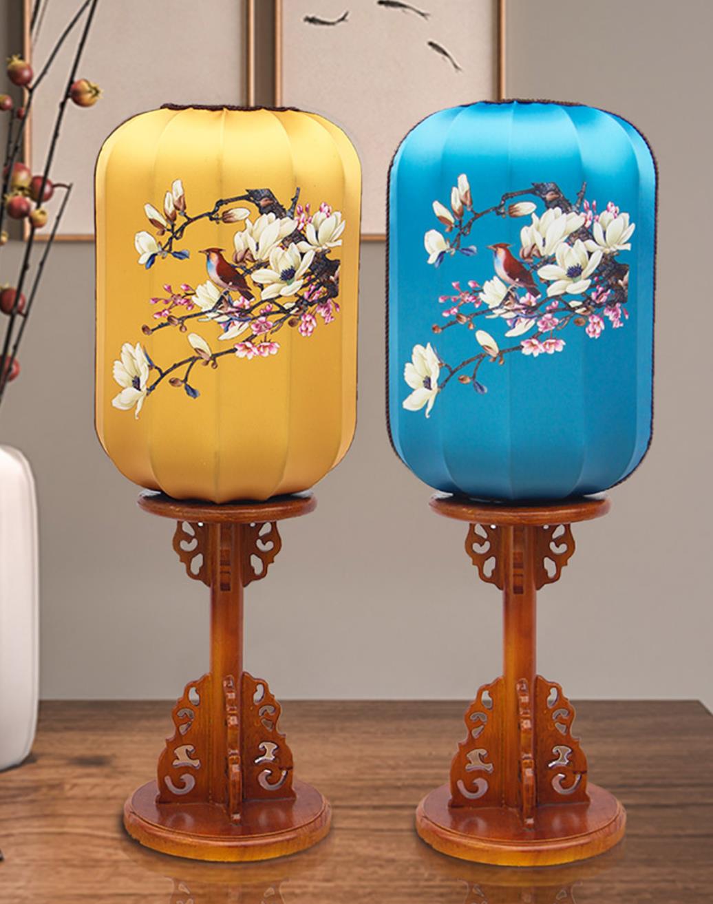 Handmade Chinese Table Lantern Hand Painted Mangnolia Lantern Traditional Desk Lamp